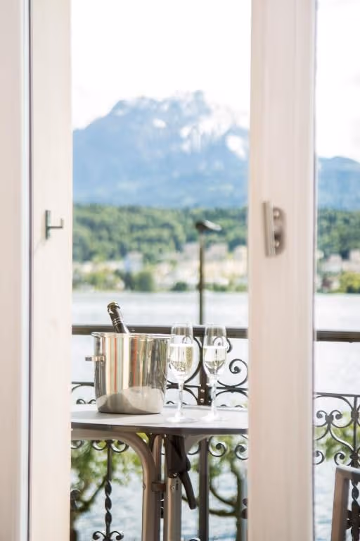 Superior Twin Room with Lake View and Balcony