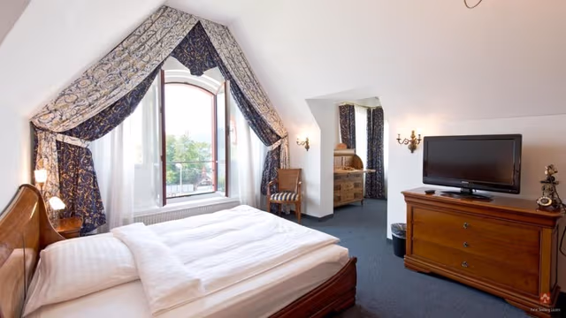 Deluxe Double or Twin Room with Lake View