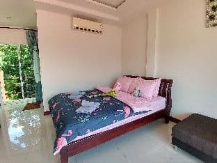 Koh Larn De Beach