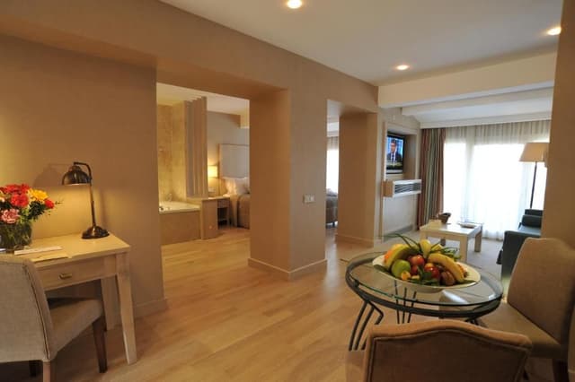 Suite with Pool View