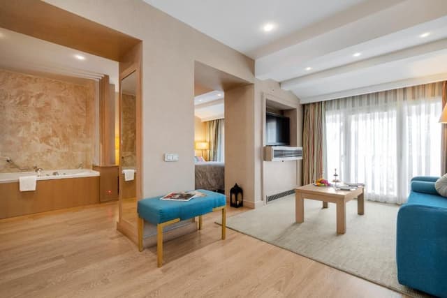 Suite with Pool View
