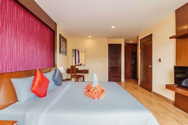 2 Bedroom Suite - Pool View