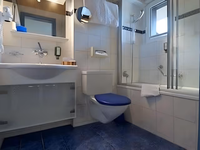 Double Room Economy