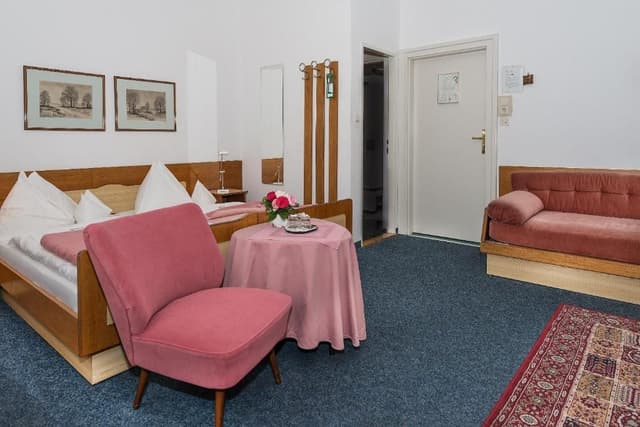Classic Triple Room with City View