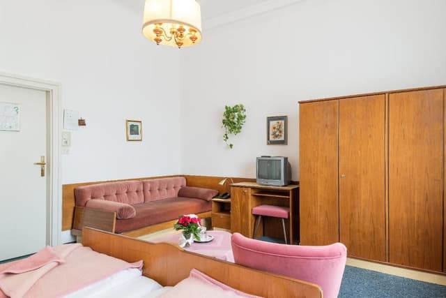 Classic Triple Room with City View