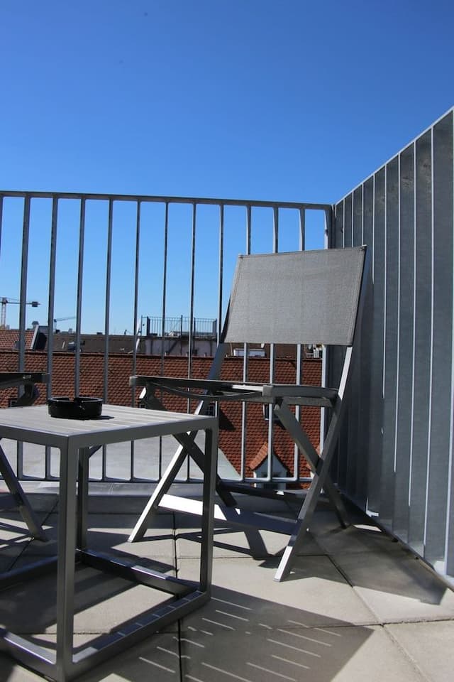 Studio, 1 Queen Bed, Balcony, City View
