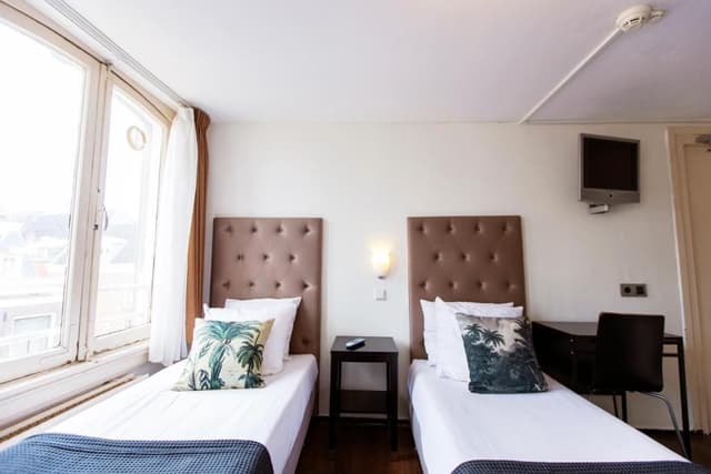 Triple Room with Private Bathroom