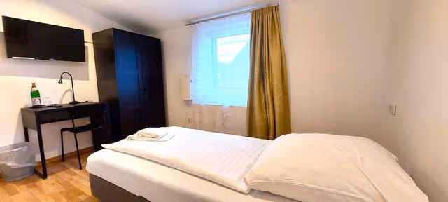 Basic Single Room, Non Smoking
