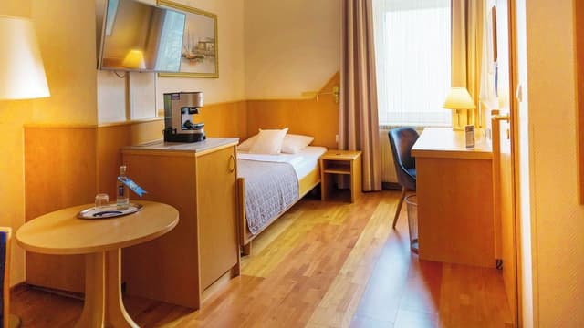 Single Room, Courtyard View