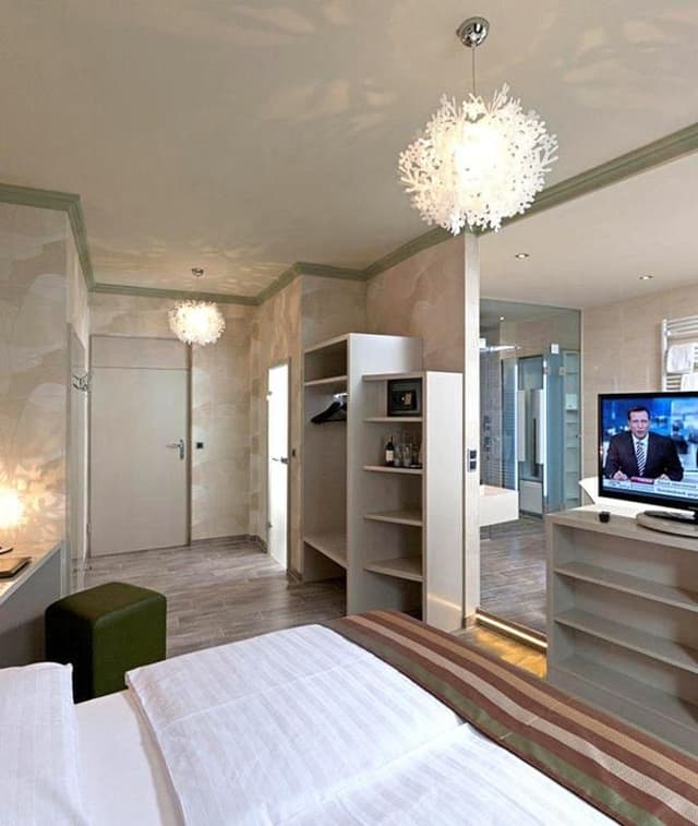 Luxury Suite with Infrared Cabin