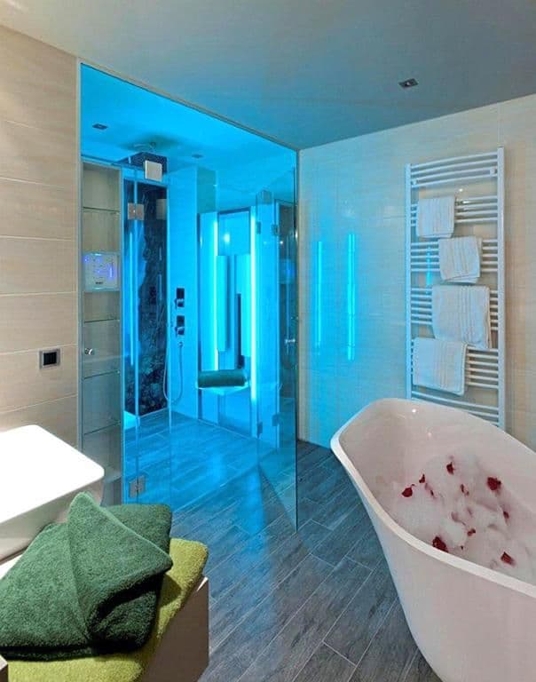 Luxury Suite with Infrared Cabin