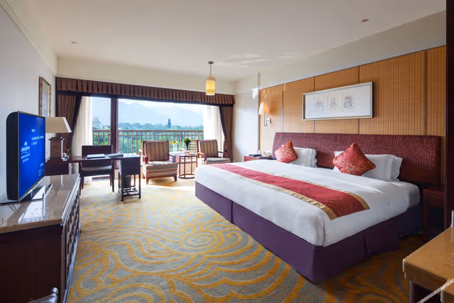Deluxe King Room With Mountian View