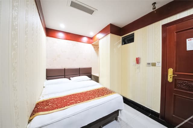 Cozy Double Room
