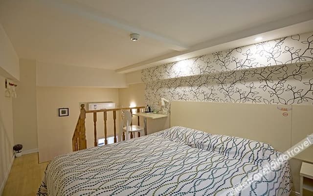 Queen Room C