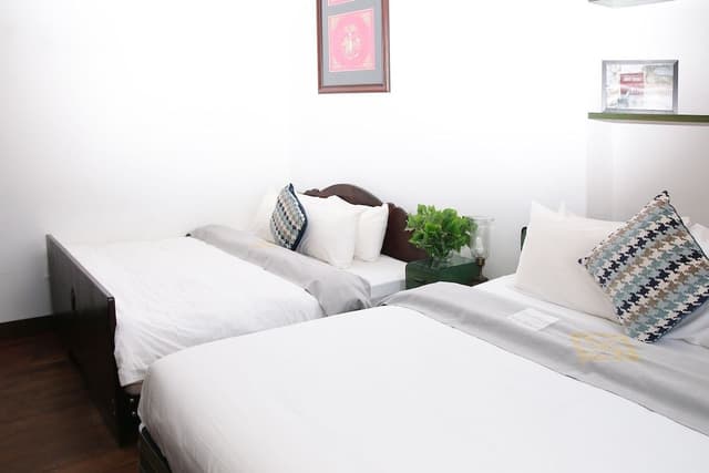 Family Suite, Bathtub