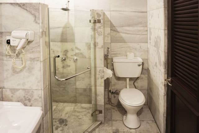 Family Suite, Bathtub