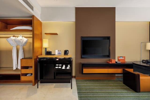 Deluxe Room, 1 King Bed