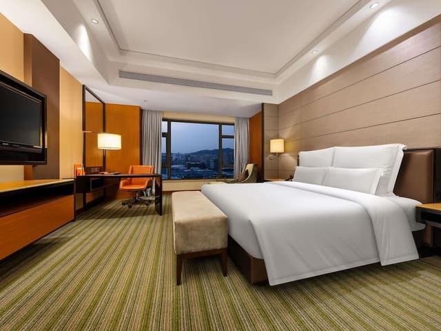 Deluxe Suite, 1 King Bed