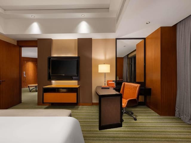 Deluxe Suite, 1 King Bed