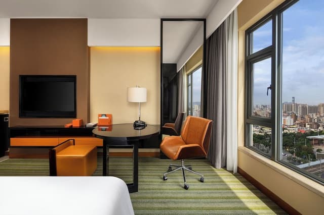 Deluxe Room, 1 King Bed