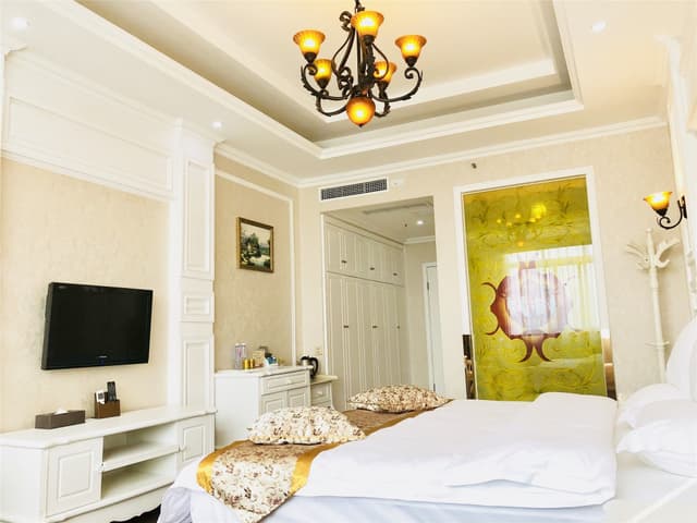 Deluxe Boutique Queen Room