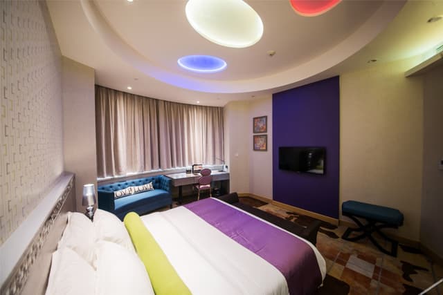 Queen Room