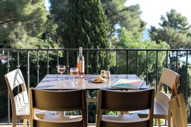 Apartment 2-4 persons, Garden View Balcony, Upper Floor