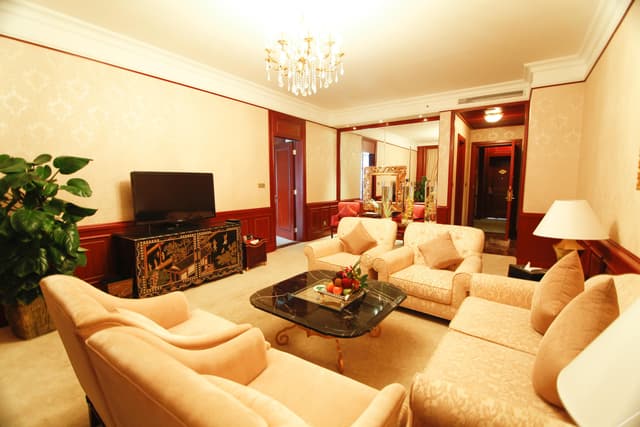 Lake View Suite