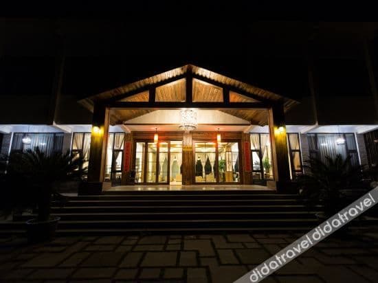 Tongqu Yinquan Hot Spring Resort