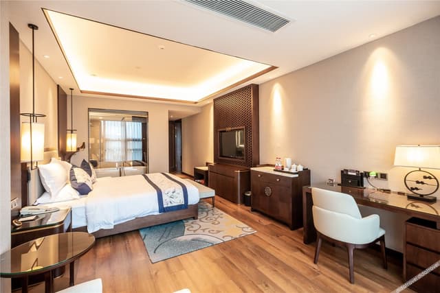 River-view Queen Room