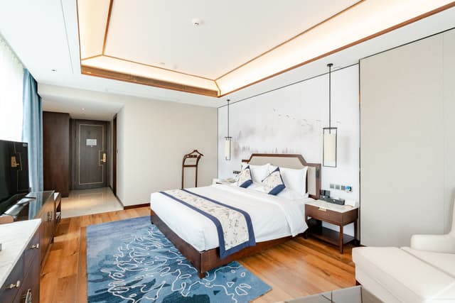 Panoramic River View Double Bed Room