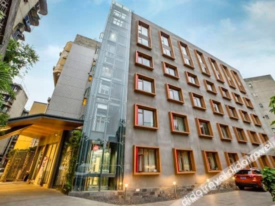 City Bieyuan Hotel (Chengdu Kuanzhai Alley Shuhan Road East Subway Station Branch)