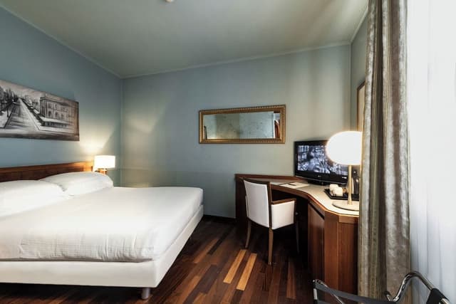 Small Double Room (French Bed)