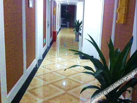 Yijiayi Hotel (Huaxing Subway Station)