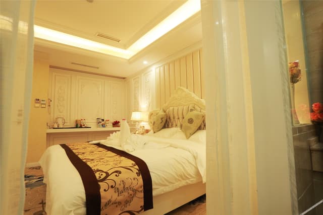 Continental Style Room