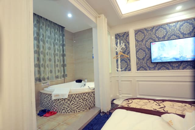 Guestroom - Double Occupancy (Bathtub)