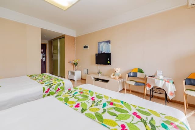 Homey Twin Room