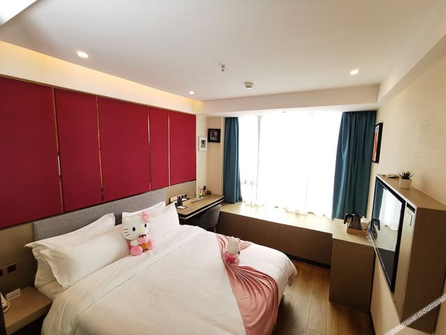 Queen Room