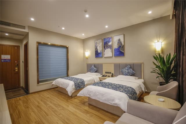 Elegant Twin Room