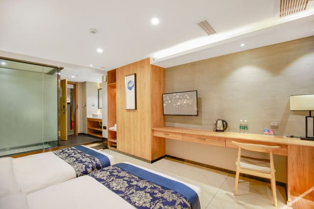 Tea rhyme double bed room