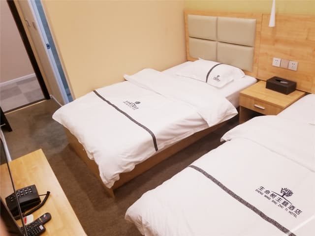 Themed Boutique Room (No Window)