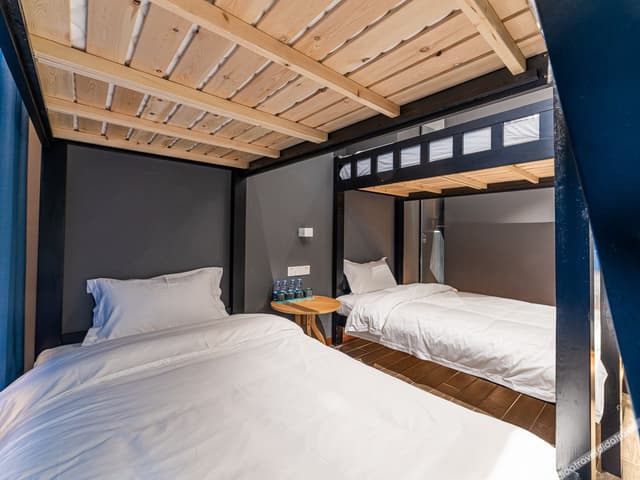 Guestroom - 4-Person Occupancy (Upper bunk)