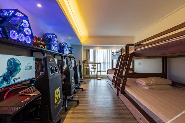 Smart Room - 4-Person Occupancy