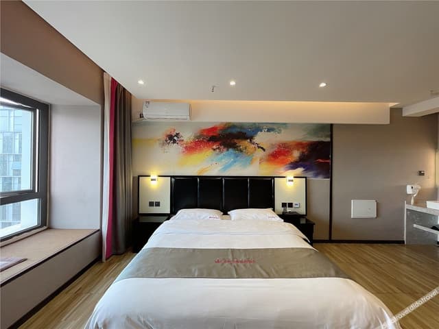 Eight-thousand Mahjong Room