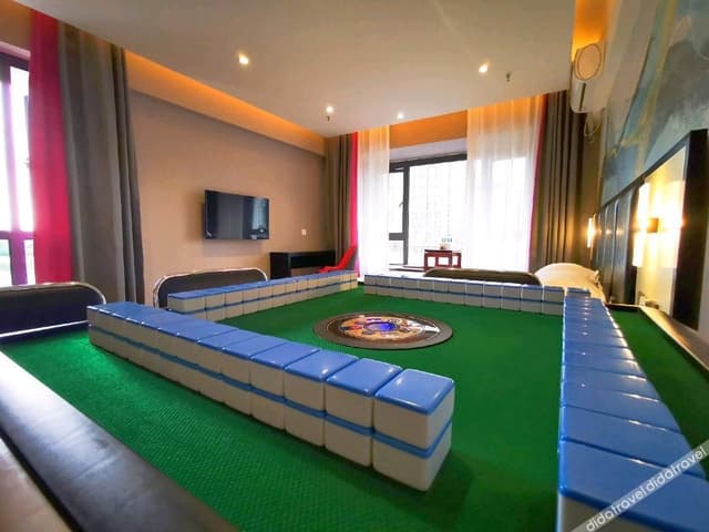 Eight-thousand Mahjong Room