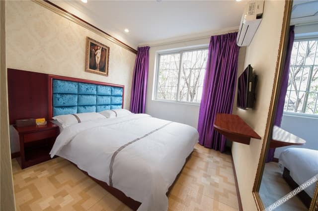 Cozy Double Room