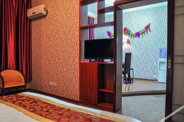 Deluxe Suite