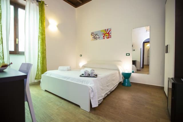 Double Room, 1 Queen Bed