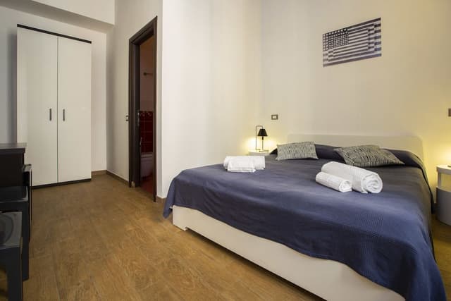 Double Room, 1 Queen Bed