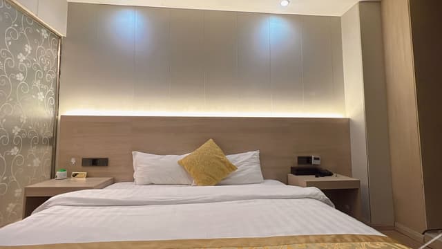 Selected Queen Room